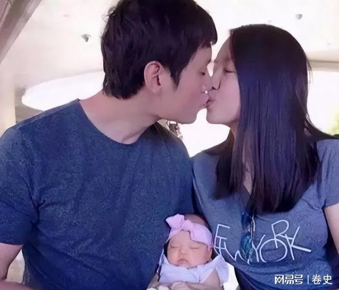 门怀孕6个月上春晚站C位真人生赢家九游会J9艳压奚梦瑶拒嫁30亿豪(图20)